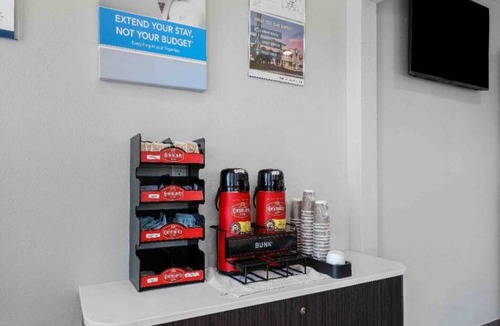 Central Escondido Apartment | ADA|2 Beds|RI Shower|Micfridge