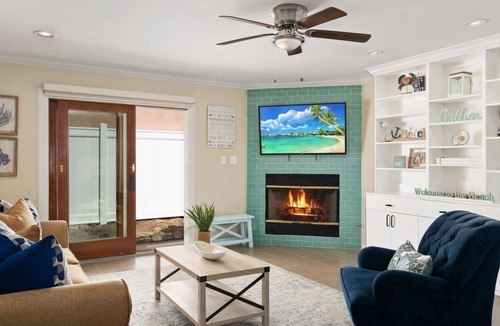 Oxnard Shores House | Adorable Family Friendly Beach Cottage in Oxnard