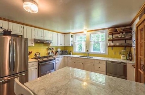East Chop House | Adorable Oak Bluffs Cottage With Ac On East Chop