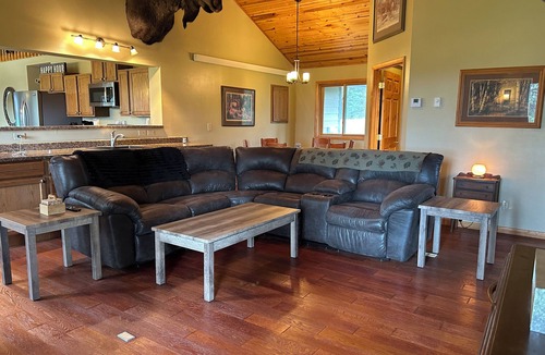 Lead House | Adventure Awaits 16 Private Acres secluded getaway in the beautiful Black Hills