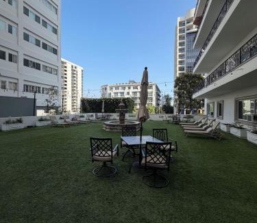 Westwood Apartment | Affordable 2-bedroom Getaway in LA