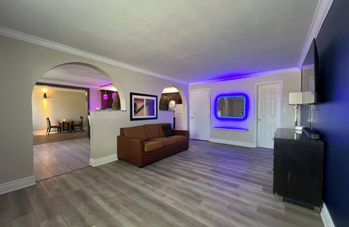 Lafayette Bed & Breakfast | Affordable Luxury Studio With 2 Beds