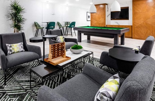 Westchester Apartment | Airy Westchester 1BR w/ Pool, Gym, BBQ, nr. Venice Beach, by Blueground