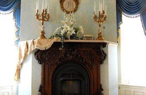 Winona Bed & Breakfast | Alexander Mansion Bed and Breakfast