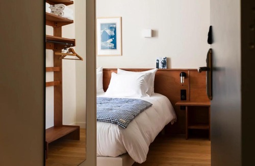 Saint-Vincent-de-Paul Hotel | Alfred Hotels Paris Gare du Nord