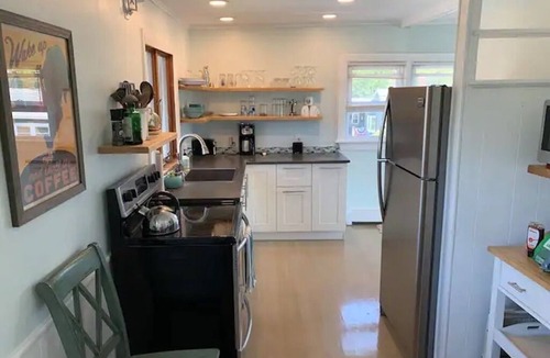 Gloucester House | All-Season Beach Haven - walk to two beaches!