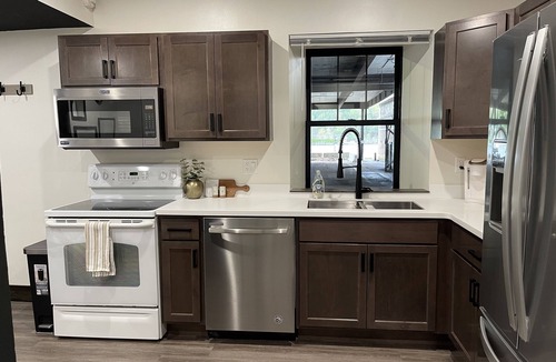 Houghton Apartment | Along Portage Canal - Downtown Suite
