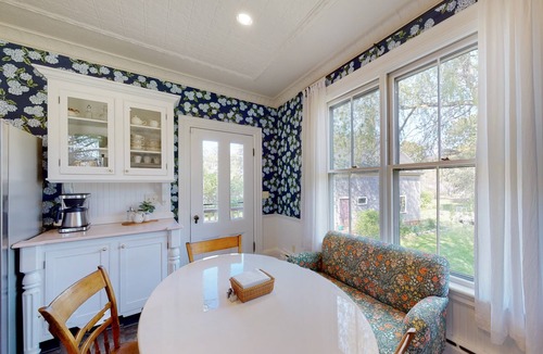 West Dennis House | Amazing and large West Dennis historic home with modern amenities