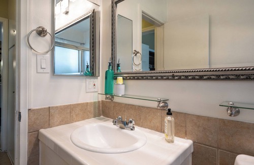 East Village Apartment | Amazing apartment that's 6 blocks from Beach