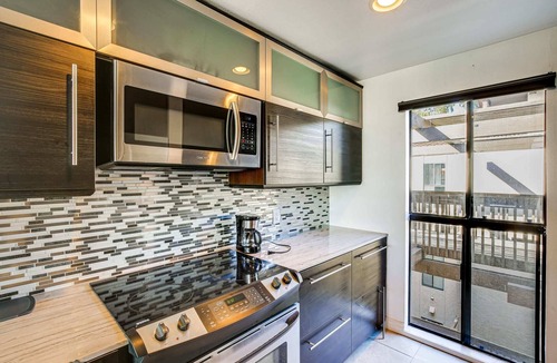 Marina Pacifica Condo | Amazing Marina Condominium in Long Beach, California drive to Disney & More!