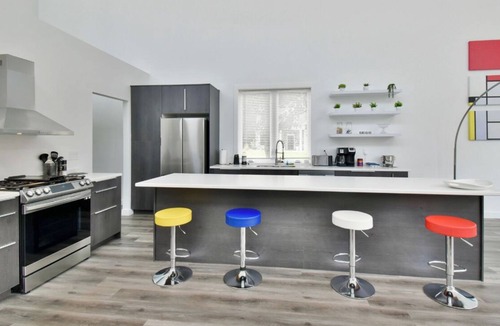 Wayzata House | AMAZING MODERN STYLED HOUSE NEW BUILT STEPS FROM VERY SPECIAL DOWTOWN WAYZATA