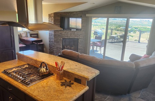 Templeton House | Amazing Views in the heart of wine country! Just minutes to Paso Robles.