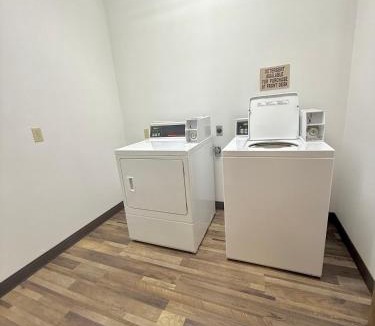 Wiggins Hotel | Americas Best Value Inn Wiggins