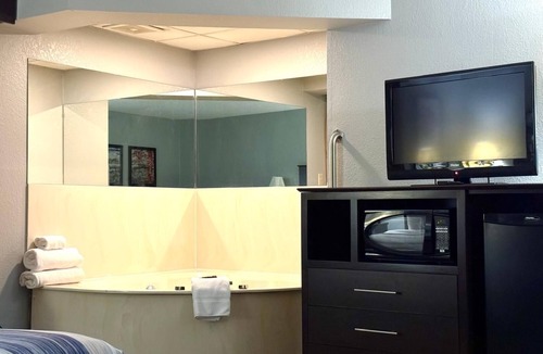 Ames Hotel | AmericInn by Wyndham Ames