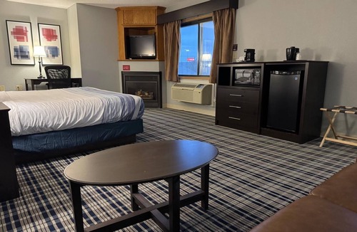 Ames Hotel | AmericInn by Wyndham Ames