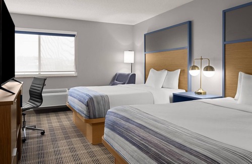 Marshfield Hotel | AmericInn by Wyndham Marshfield