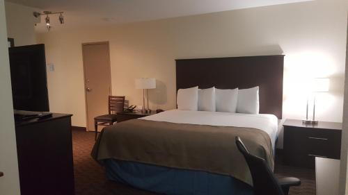 Burnsville Hotel | AmericInn & Suites Burnsville, MN