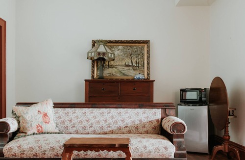 Lafayette House | An Authentic Cajun Experience right in the heart of Lafayette
