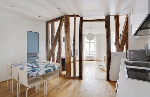 Odeon Apartment | AN AUTHENTIC & COMFORTABLE PARISIAN STAY JUST STEPS FROM JARDIN DU LUXEMBOURG