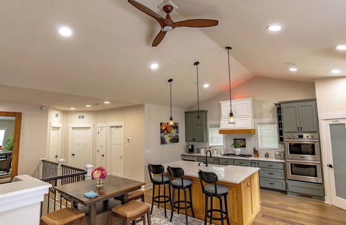Andover House | Andover · 4800 sf 4BR Escape w/Speakeasy, Hot Tub