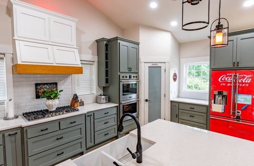 Andover House | Andover · 4800 sf 4BR Escape w/Speakeasy, Hot Tub