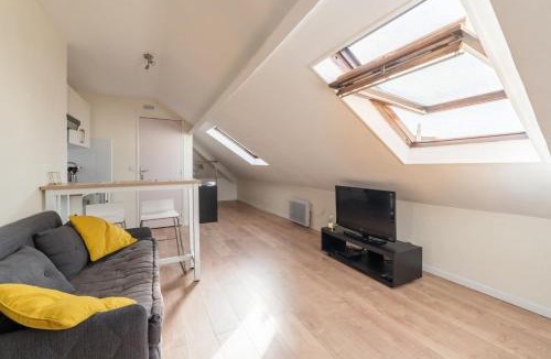 Aulnay-sous-Bois Apartment | APARTEO Studio - Gare RER à 3min - Paris 17min