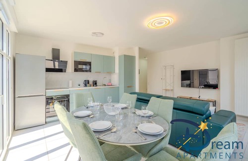 Chessy Apartment | Apartment-Apartment-Ensuite with Shower-City view