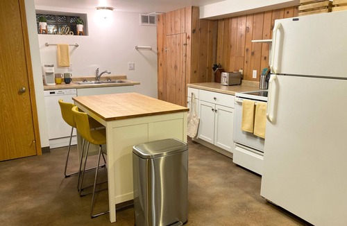 Northrup Apartment | Apartment close to downtown Rochester, walking distance to Mayo!