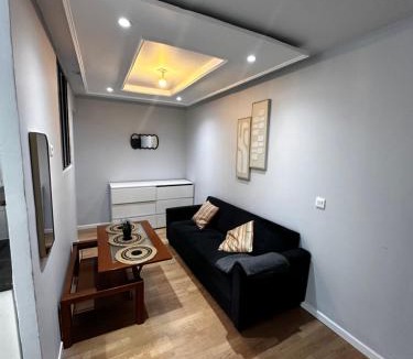 Montreuil Apartment | Apartment in Paris - Metro 1