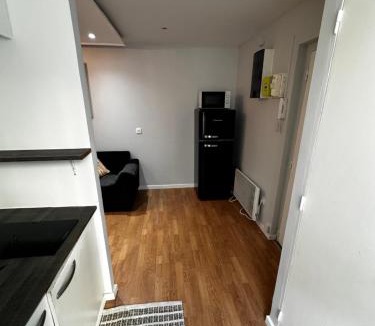 Montreuil Apartment | Apartment in Paris - Metro 1