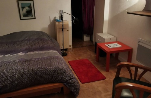 Montreuil Apartment | Apartment in pretty cottage
