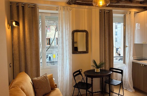 Vanves Apartment | Apartment in Southern Paris/Metro/Parking