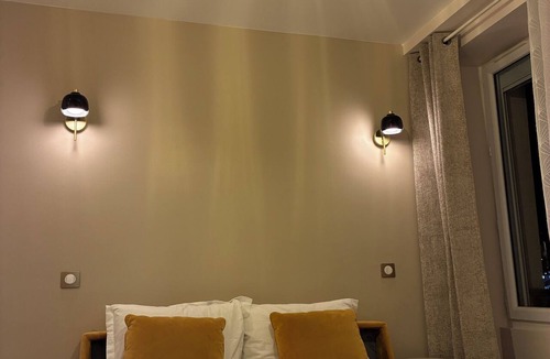 Vanves Apartment | Apartment in Southern Paris/Metro/Parking