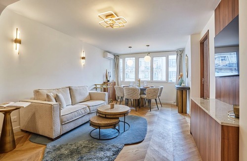 Saint-Vincent-de-Paul Apartment | Apartment in the Center of Paris