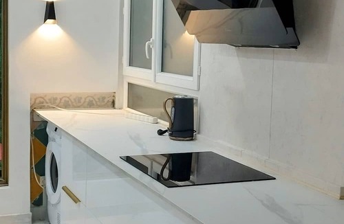 Survilliers Apartment | Apartment "Le Cocoon Des Lierres" with Balcony and Wi-Fi