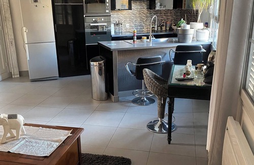 Centre Apartment | Apartment Nanterre ville proximity RER (1min) 40 m2 2 persons