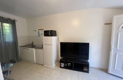 Goussainville Apartment | Apartment Sleeps 2 with On-Site Parking