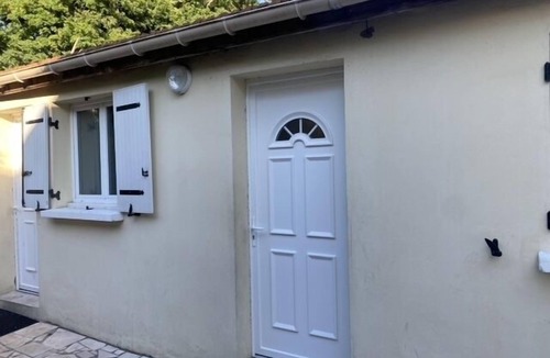 Goussainville Apartment | Apartment Sleeps 2 with On-Site Parking