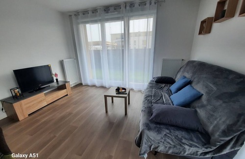 Othis Apartment | Apartment with a garden for 4–6 people
