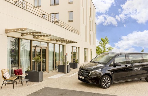 Roissy-en-France Apartment | Appart'City Collection Paris Roissy CDG Airport