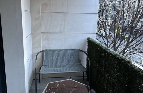 Les Puces de Saint-Ouen Apartment | Appartement Idéal Pour les Familles, Proche de Paris et des Futurs JO !