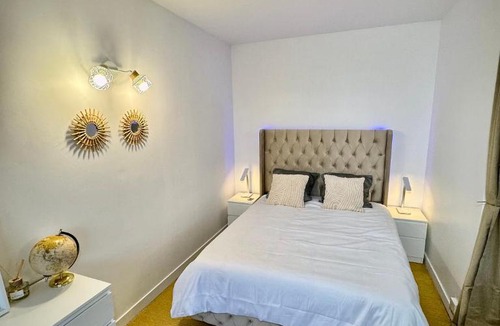 Saint-Lambert Apartment | Appartement avec piscine