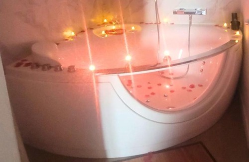 Mery-sur-Oise Apartment | Appartement climatisé avec balnéo, parking gratuit, proche Auvers-sur-Oise