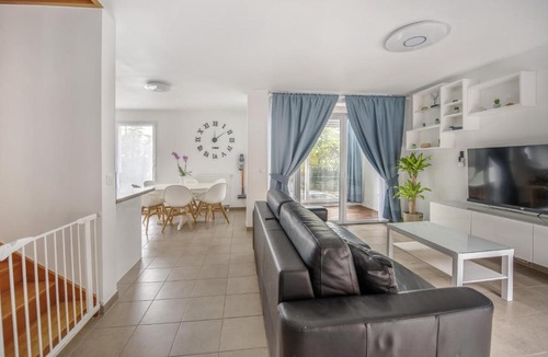 Juvisy-sur-Orge Apartment | Appartement de 4 chambres à 13 minutes de Paris (train)