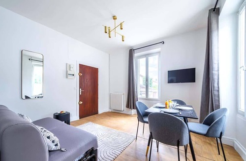 Issy-les-Moulineaux Apartment | Appartement Cosy aux Portes de Paris