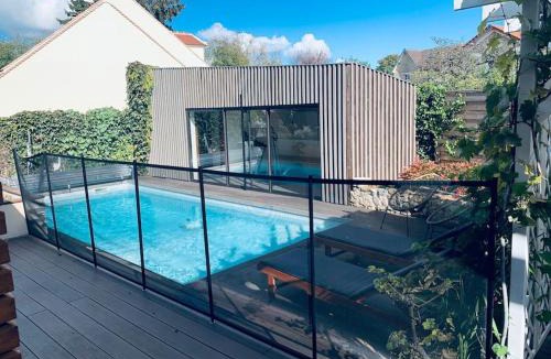 La Chapelle-en-Serval Apartment | Appartement proche Astérix, Chantilly, CDG, piscine 15 Juin au 30 Aout
