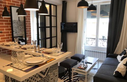 19th Arrondissement Apartment | Appartement Hainaut Paris XIXème- Tout Equipé!