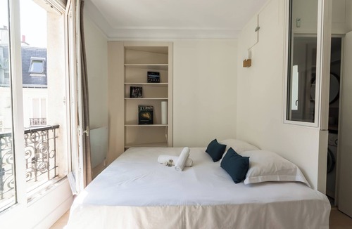 Quartier de Rochechouart Apartment | Appartement Hermosa - Welkeys