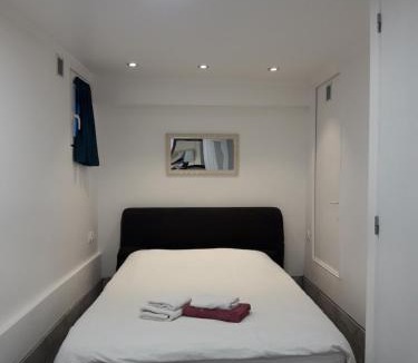 Gagny Apartment | Appartement indépendant 33m carré dans une maison de ville - Blue