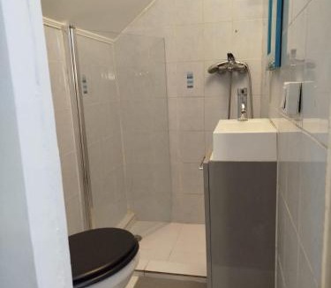 Gagny Apartment | Appartement individuel 20m carrée dans charmante maison de ville à la française